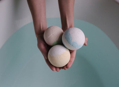 Bath bomb: benefits and alternatives
