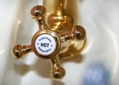 How to soothe achy muscles with a hot bath
